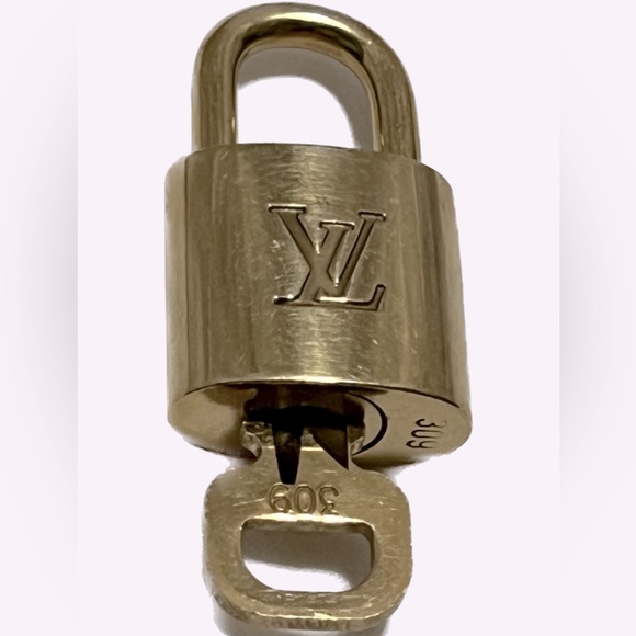 Louis Vuitton Lock and Key Set #309 - Picture 10 of 10